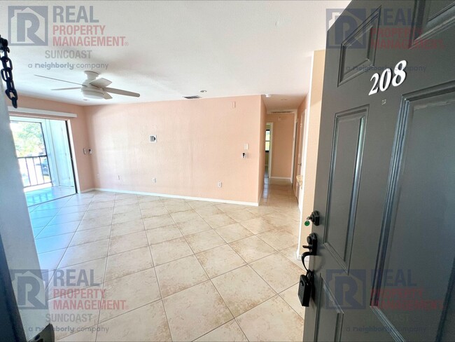 Building Photo - 631 N Orange Ave