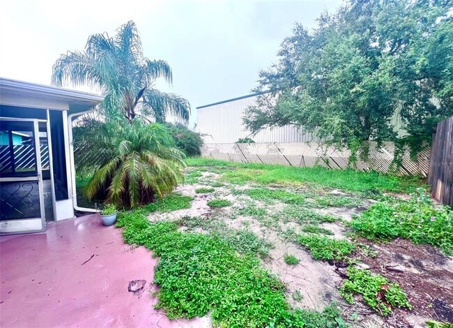 Building Photo - 7204 Isle Dr