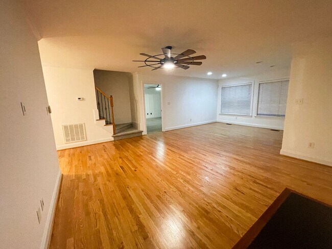 Building Photo - 282 Braddock Dr