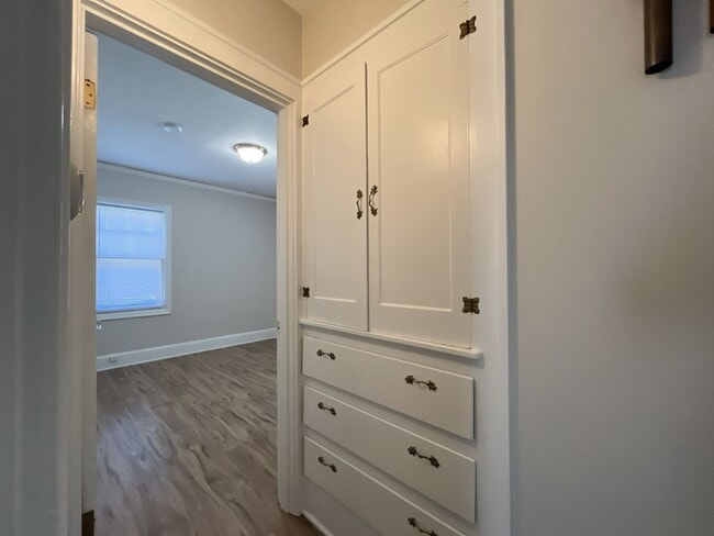 Building Photo - Bright and Welcoming Home with Modern Kitchen, Expansive Backyard & Flexible Living Space
