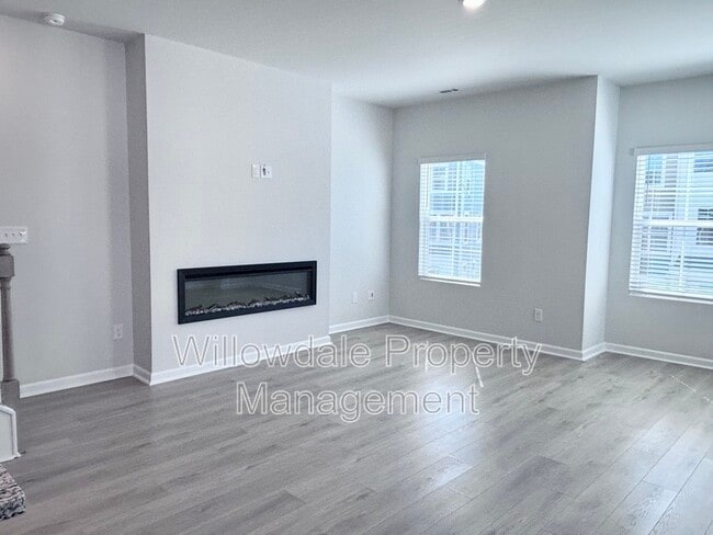 Building Photo - 398 Chesapeake Cmns St