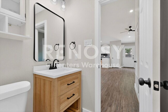 Building Photo - Complete Refreshed Move In Ready in Rowlett