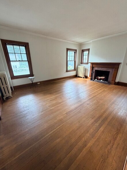 Building Photo - 140 Maplewood Ave