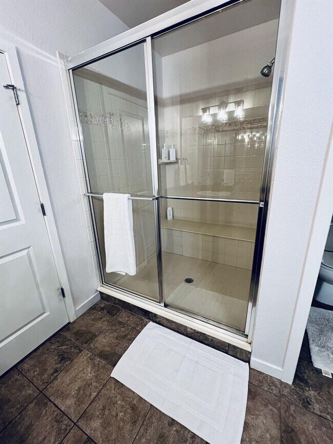 Building Photo - 15557 W 95th Ave