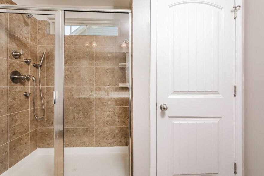 Building Photo - 3417 Snowberry Dr