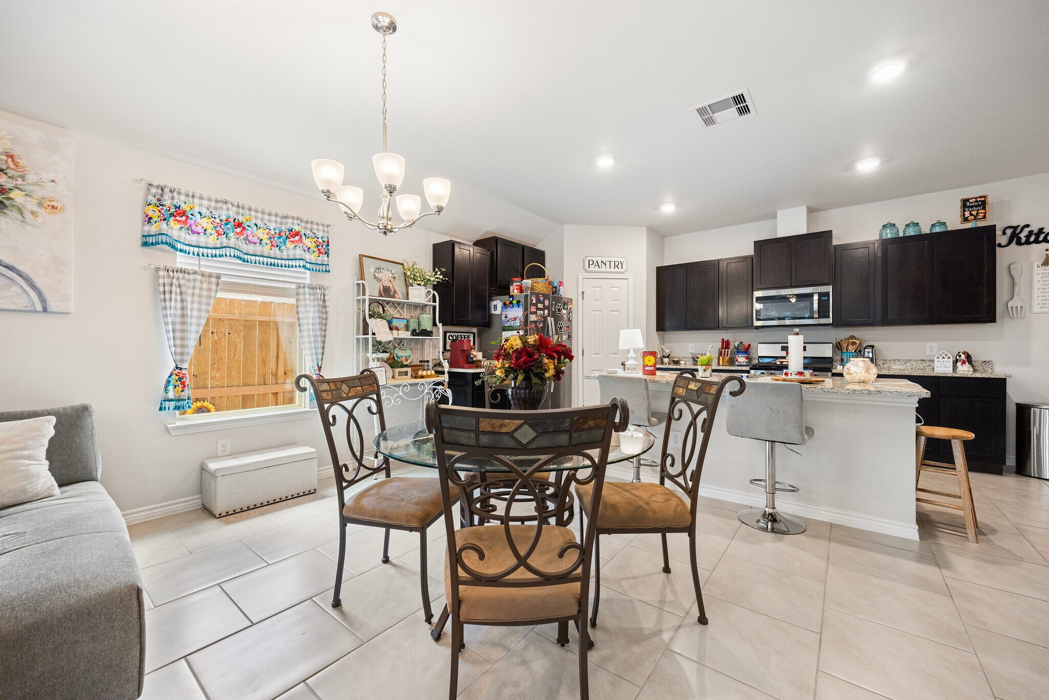Building Photo - 2318 Delightful Ln