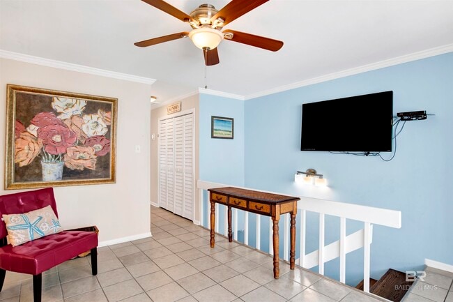 Building Photo - 554 E Beach Blvd