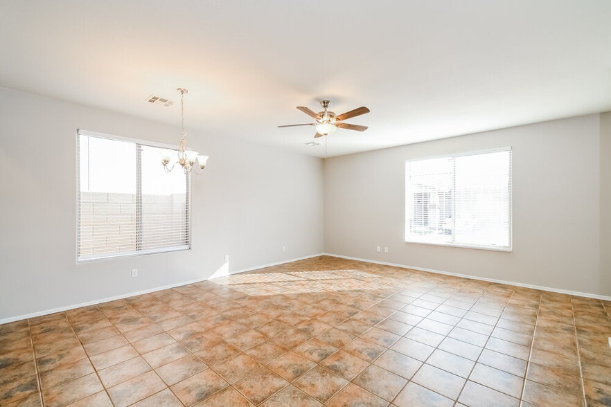 Building Photo - 7014 E Kiva Ave