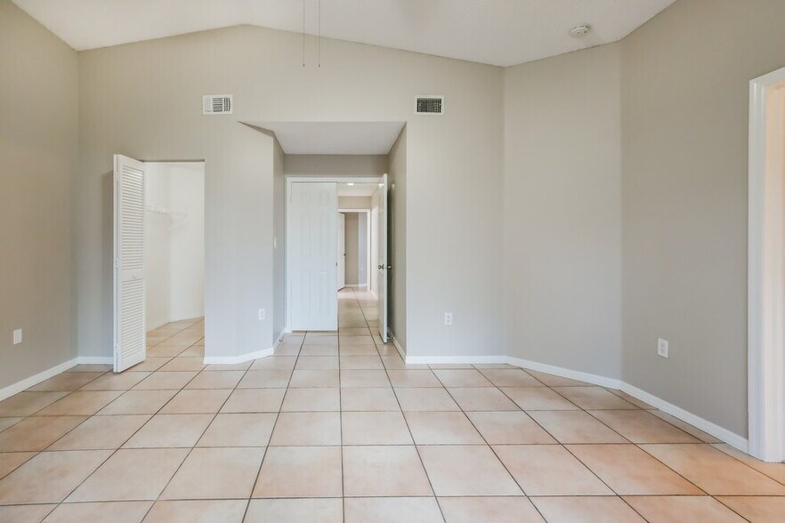 Building Photo - 11657 SW 144th Ave