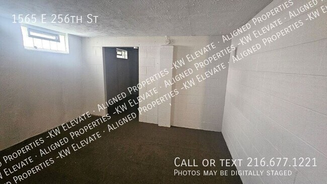 Building Photo - 1565 E 256th St