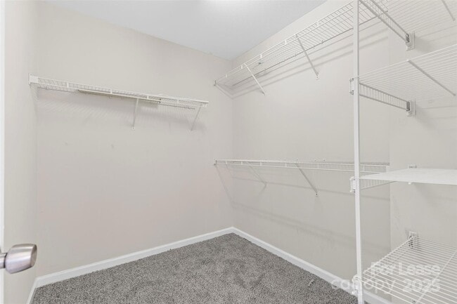 Building Photo - 16061 Stuarts Draft Ct