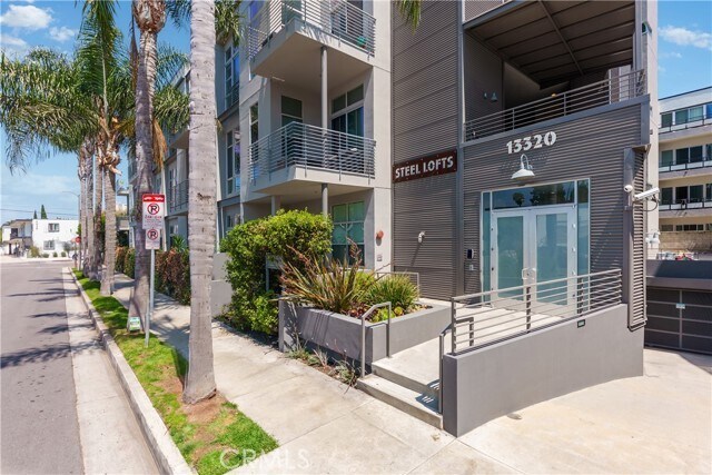 Building Photo - 13320 Beach Ave