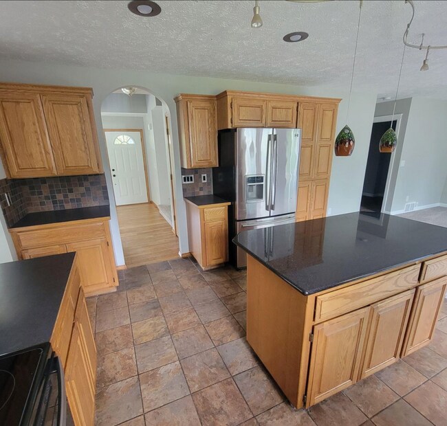 Kitchen - 4311 E 41st Ave