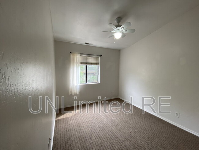 Building Photo - 1324 E Chubs Way