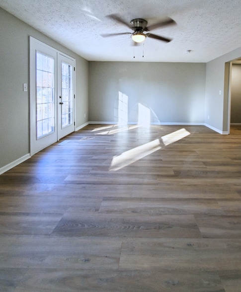 Building Photo - 2109 Summit Row Blvd