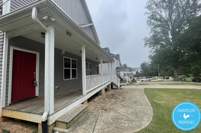 Building Photo - 912 Chaney Rd