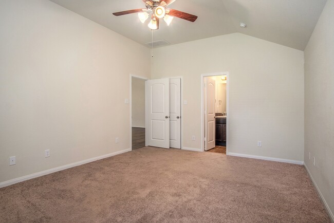 Building Photo - 13006 Lazy Ln