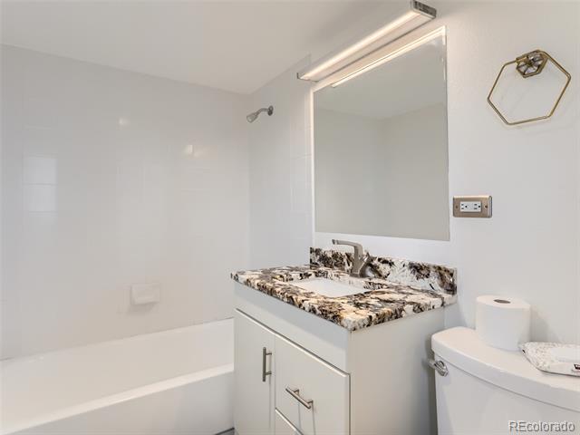 Building Photo - 1029 E 8th Ave