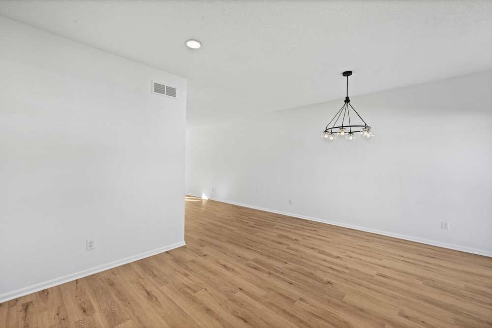 Building Photo - 207 SE Booth Ave