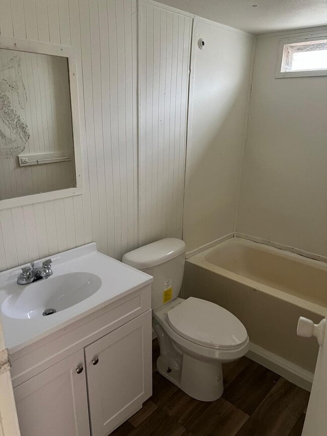 Building Photo - Renovated 3-Bed, 2-Bath Mobile Home