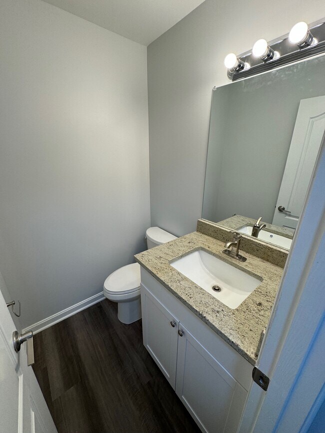 Building Photo - 230 Chesna Dr