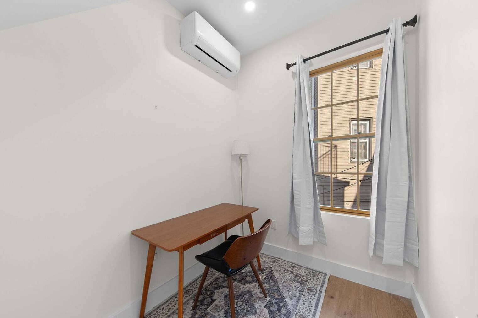 Building Photo - 10 Hausman St