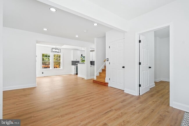 Building Photo - 5309 Chesapeake Rd