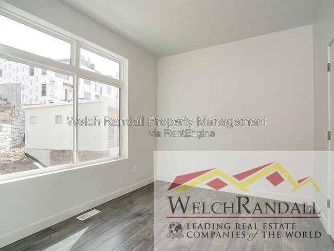 Building Photo - 264 N W Temple St