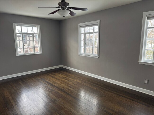 Building Photo - 3 Bedroom 1.5 Bath Single Family Home - Upper Arlington Schools