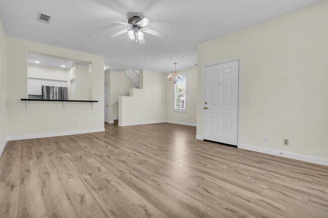 Building Photo - 204 Terra Bella