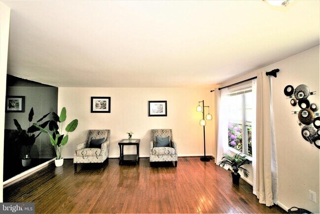 Primary Photo - 10602 Tuppence Ct