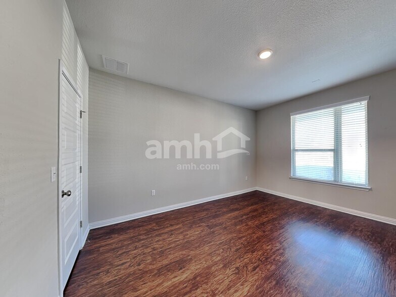 Building Photo - 5904 Gerard Dr