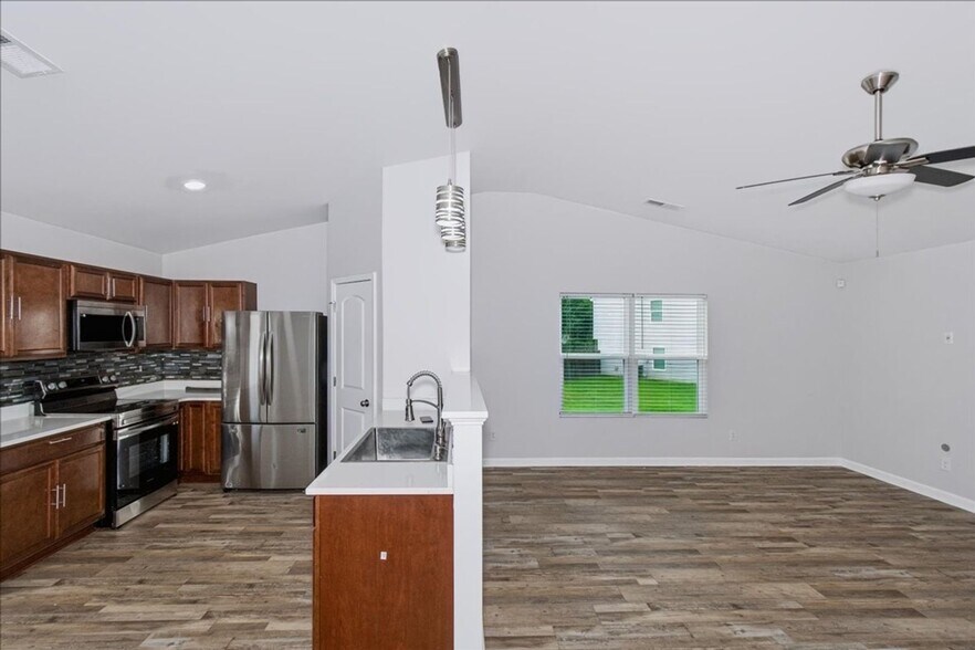 Building Photo - 1715 Cheryl Ln