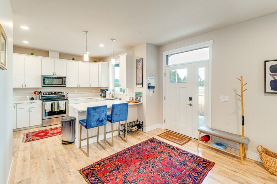 Building Photo - 221 Taurus Blvd SW