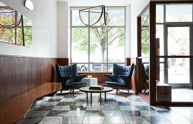 Building Photo - 10 Rutgers St