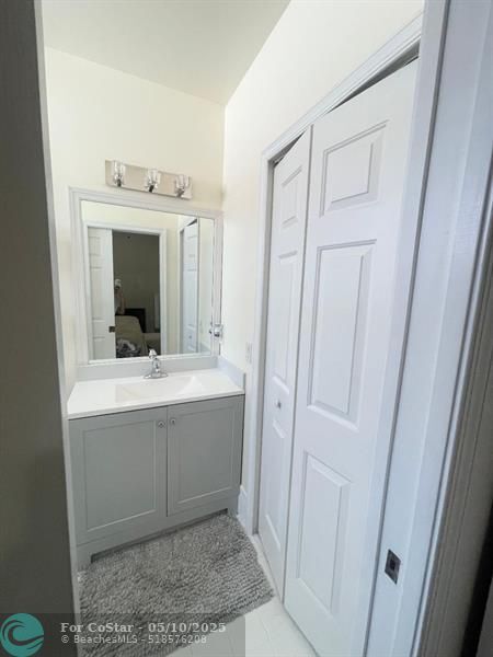 Building Photo - 4221 SW 157th Ave