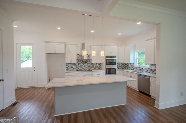 Building Photo - 1993 Reynolds Dr SW