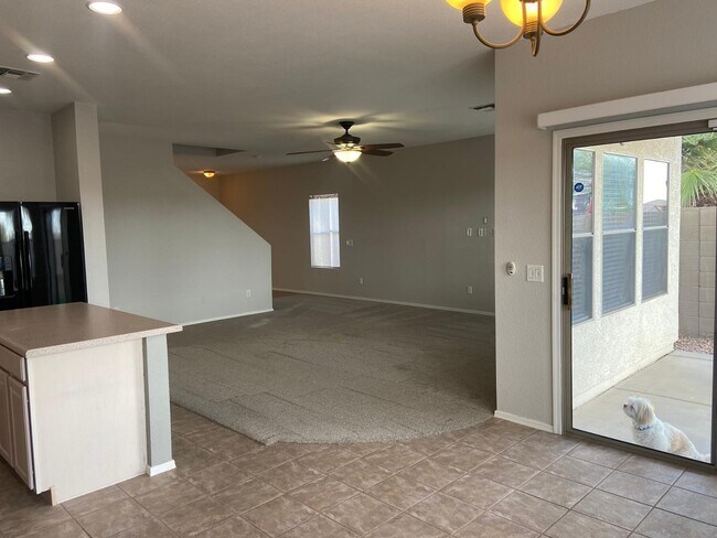 Building Photo - 1330 E Pedro Rd