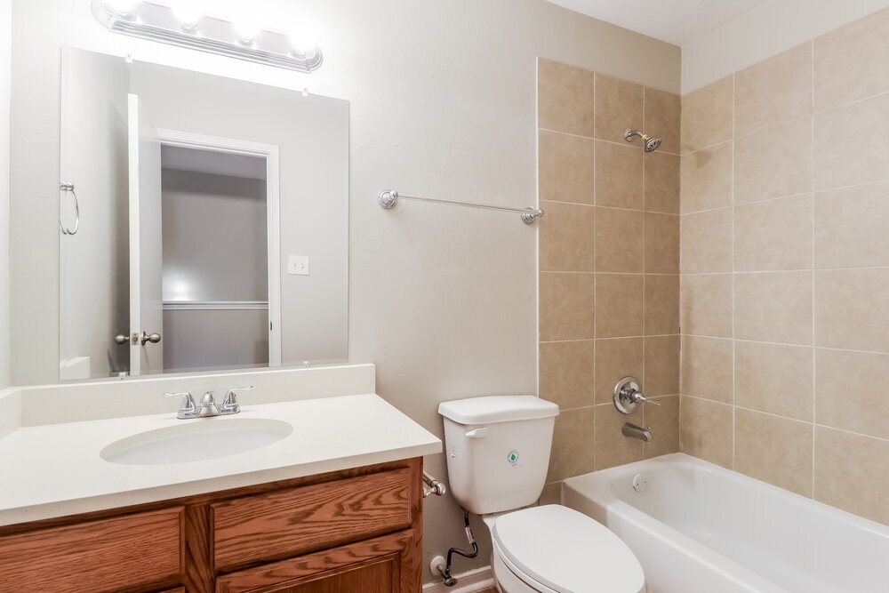 Building Photo - 18415 Willow Moss Dr