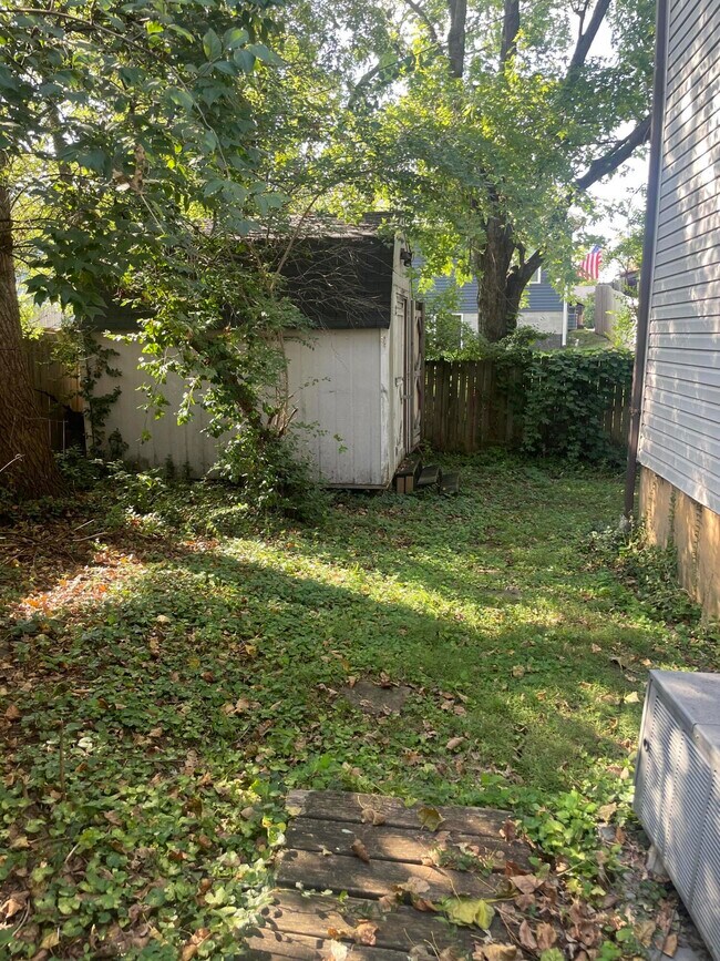 Building Photo - 452 Larkwood Dr