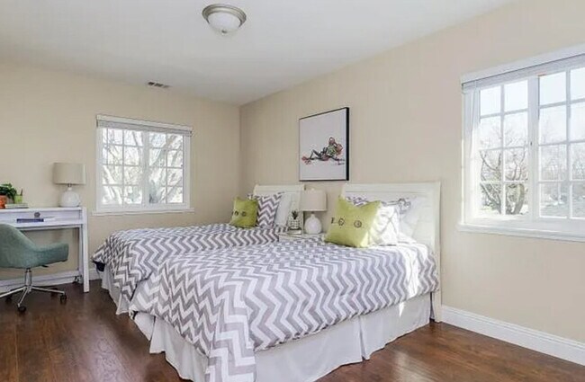 Building Photo - 1004 Airport Blvd