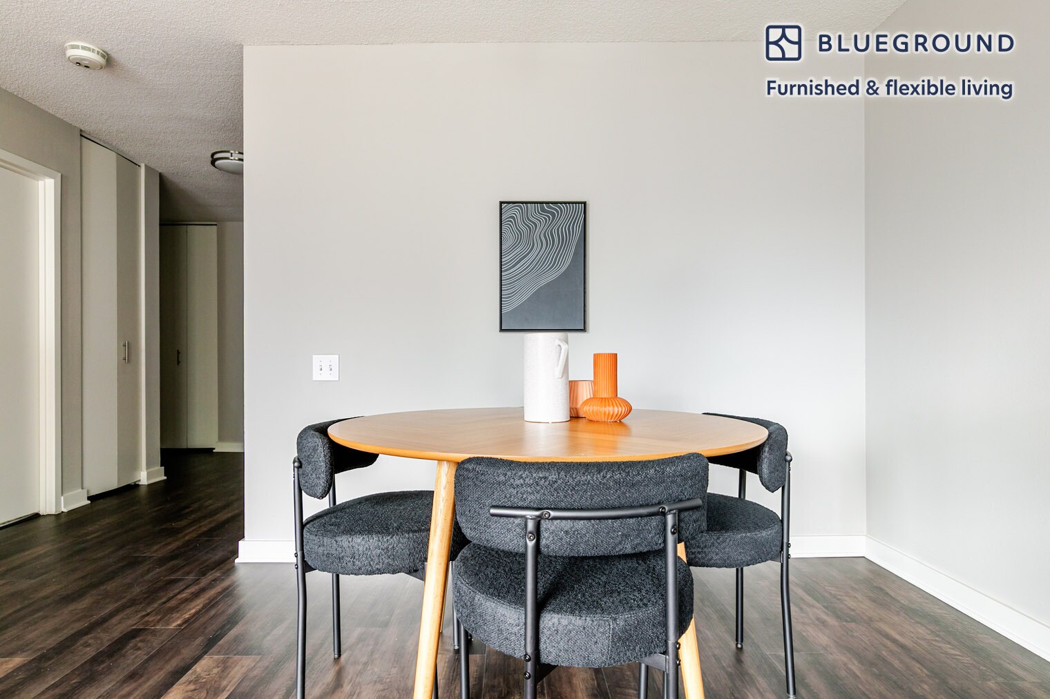 Building Photo - 77 W Huron St