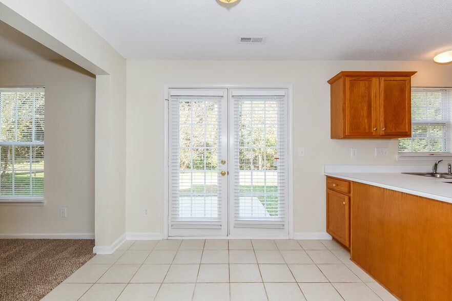 Building Photo - 12527 Autumn Blaze Dr