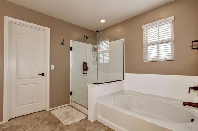 Building Photo - Beautiful 4BR Gated Home in Lehi Crossing ...