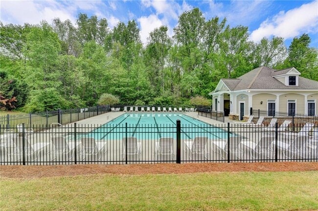 Building Photo - 2455 Kirkstone Dr