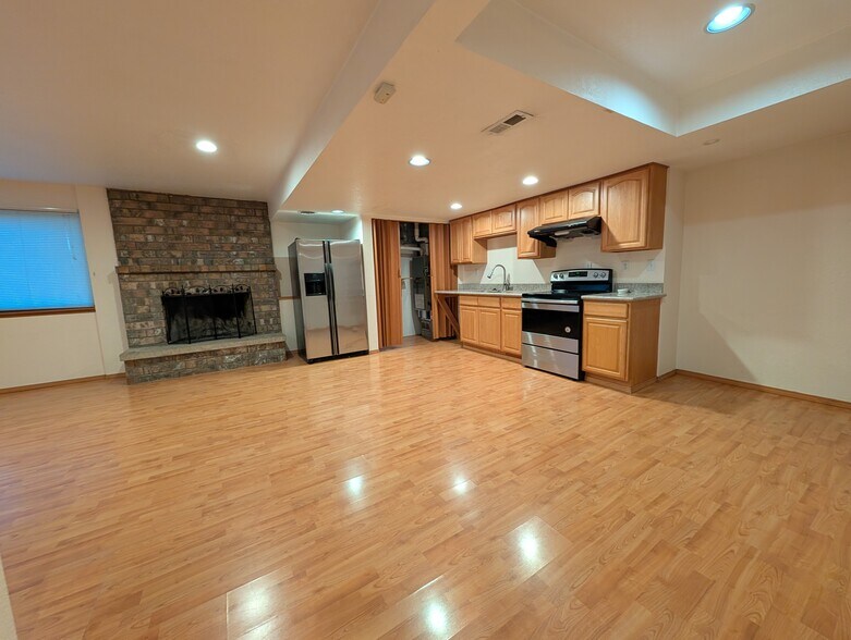Building Photo - 5410 Highlands Dr NE