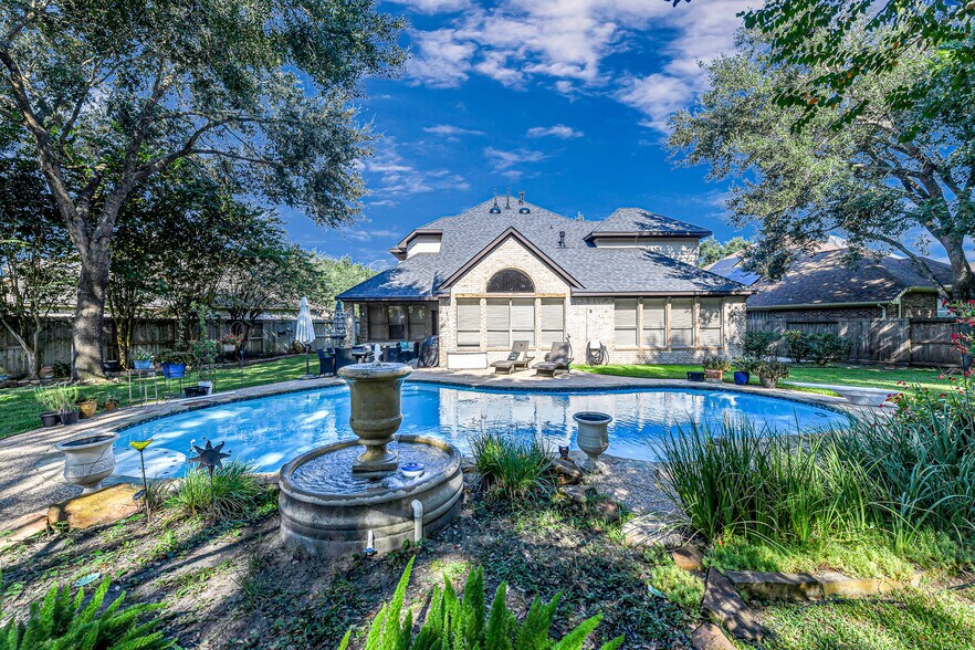 Building Photo - 3719 Kingsburg Ct