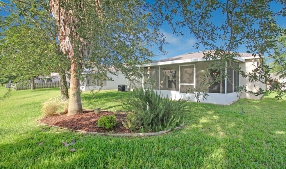 Building Photo - 90 Reeding Ridge Dr E