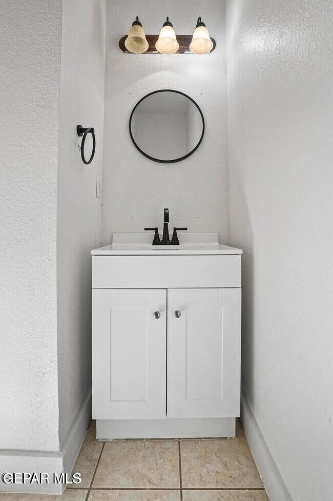 Building Photo - 11025 Bullseye St