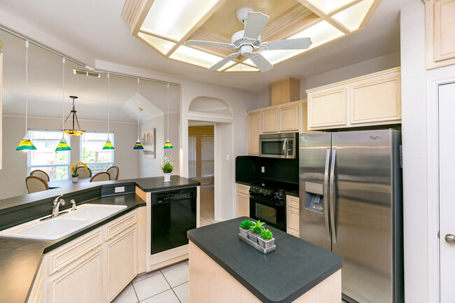 Building Photo - 7005 Madiera Dr